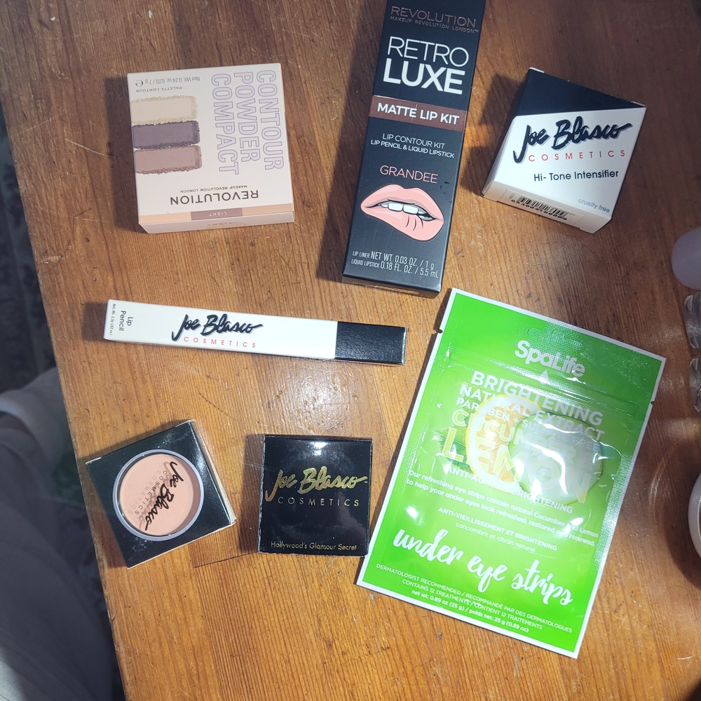 Contour Powder Compact - Cream